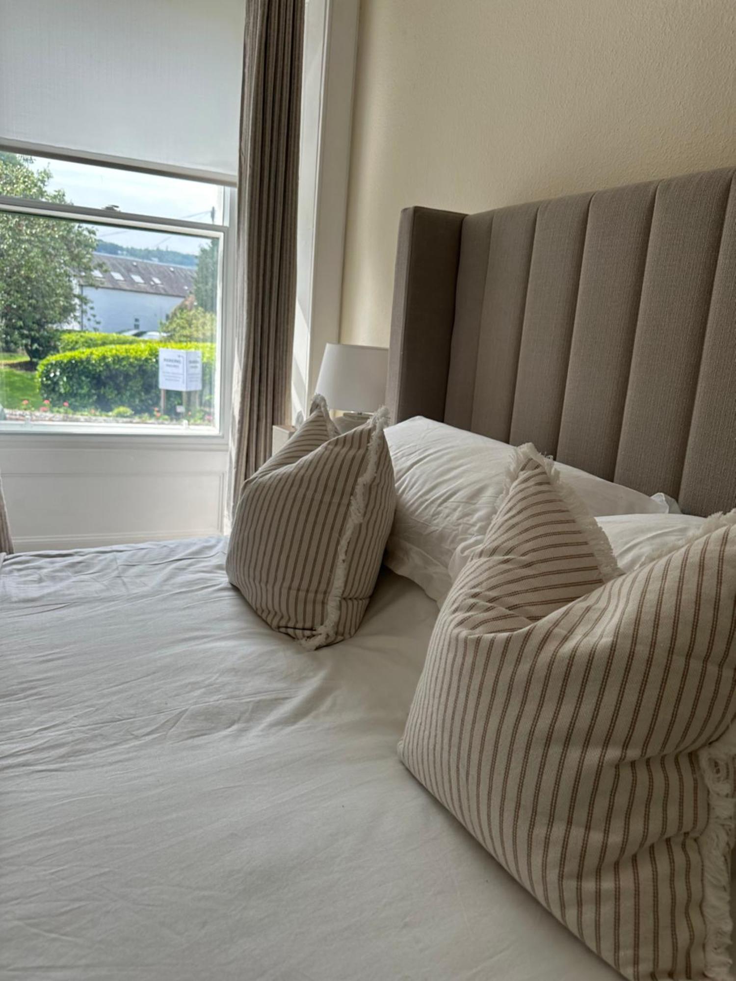 Luxury High Street Apartment Moffat Exterior photo