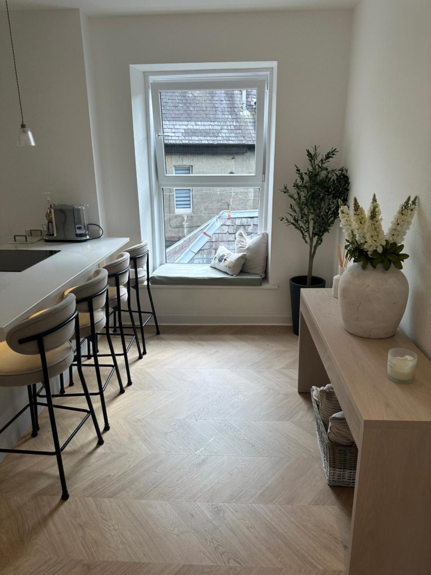 Luxury High Street Apartment Moffat Exterior photo